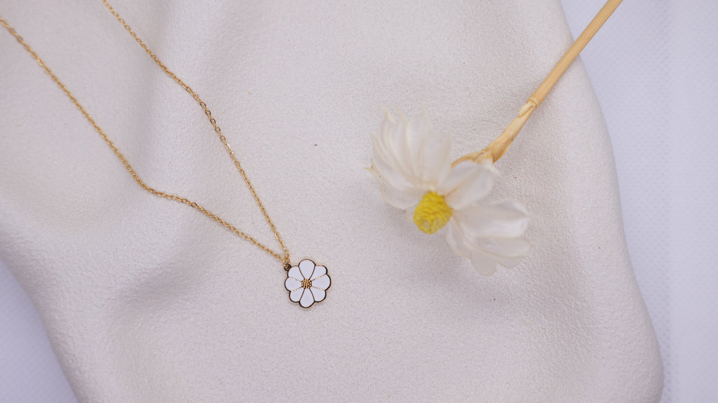 18K Gold Plated Stainless Steel Necklace - White Flower