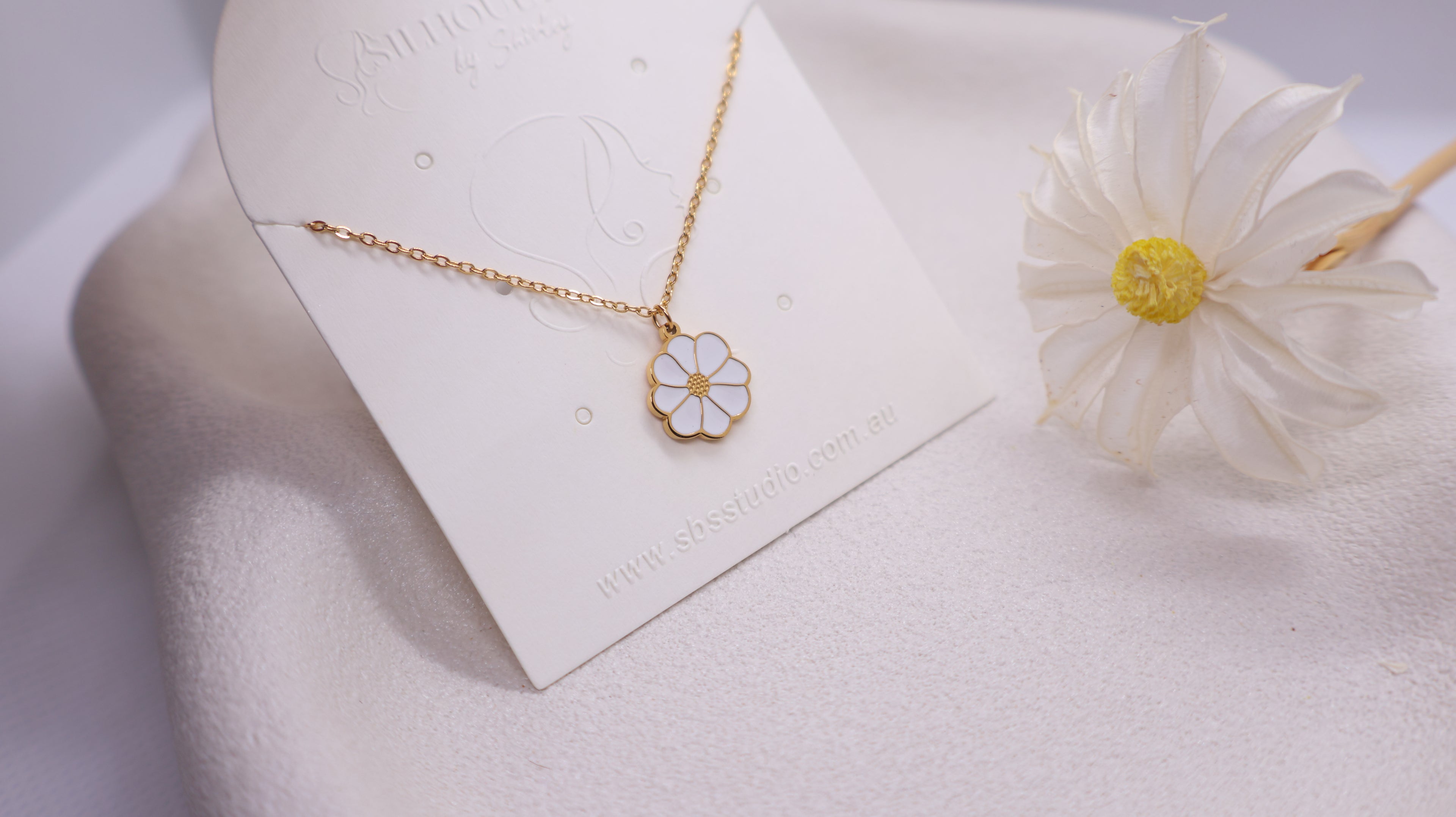 18K Gold Plated Stainless Steel Necklace - White Flower