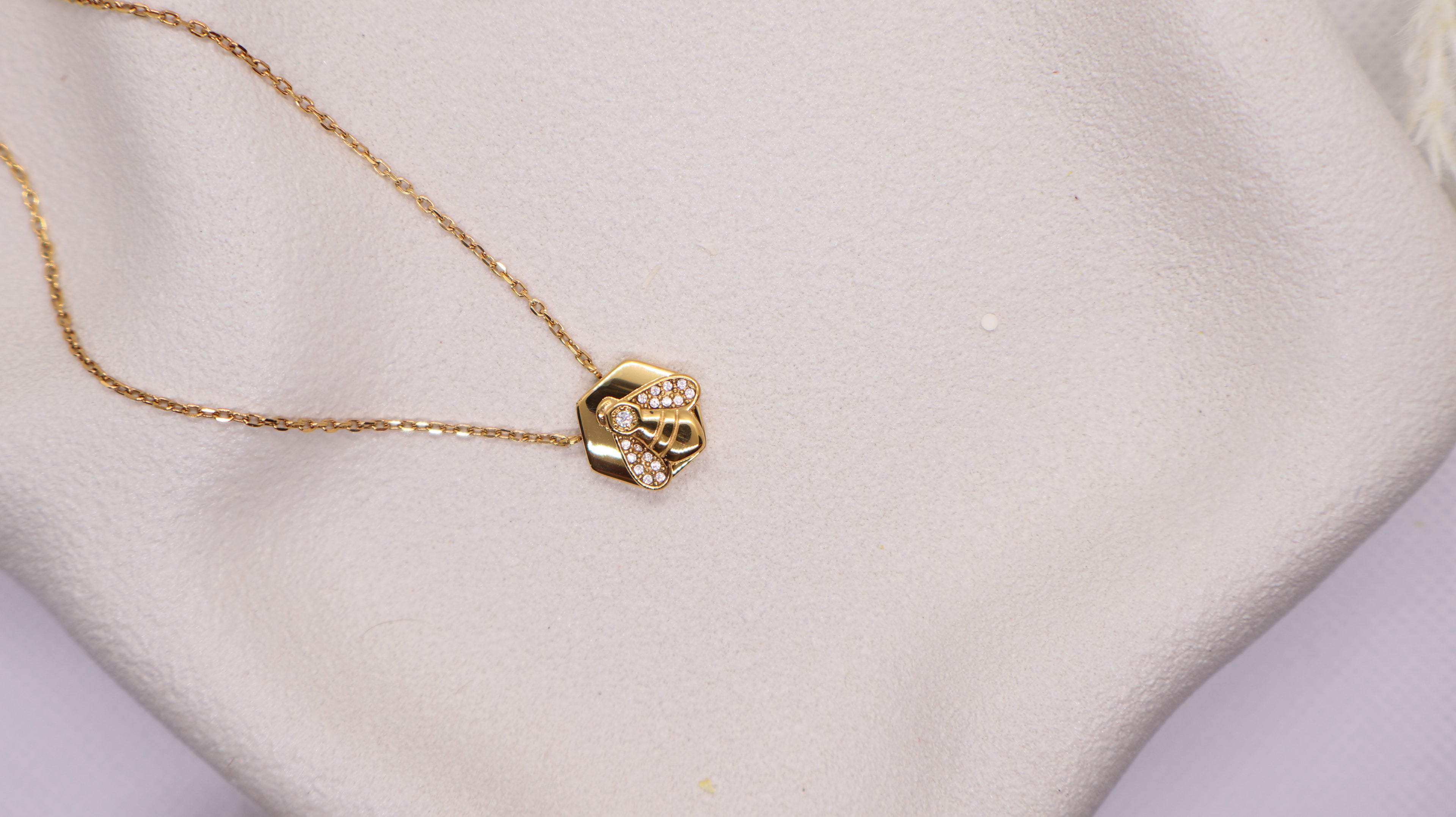 18K Gold Plated Stainless Steel Necklace - Bee