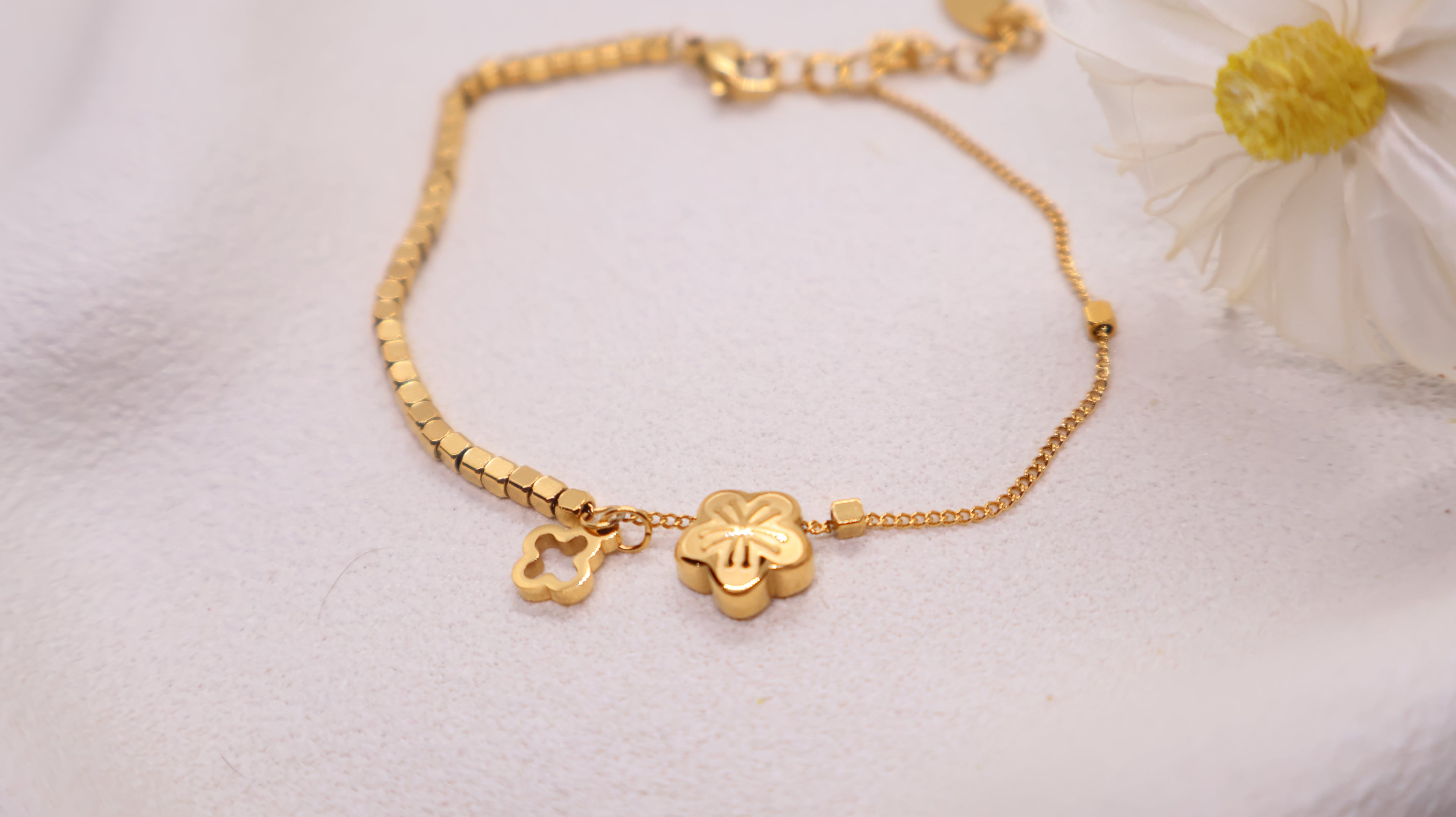 18K Gold Plated Stainless Steel Bracelet - Flower Bead