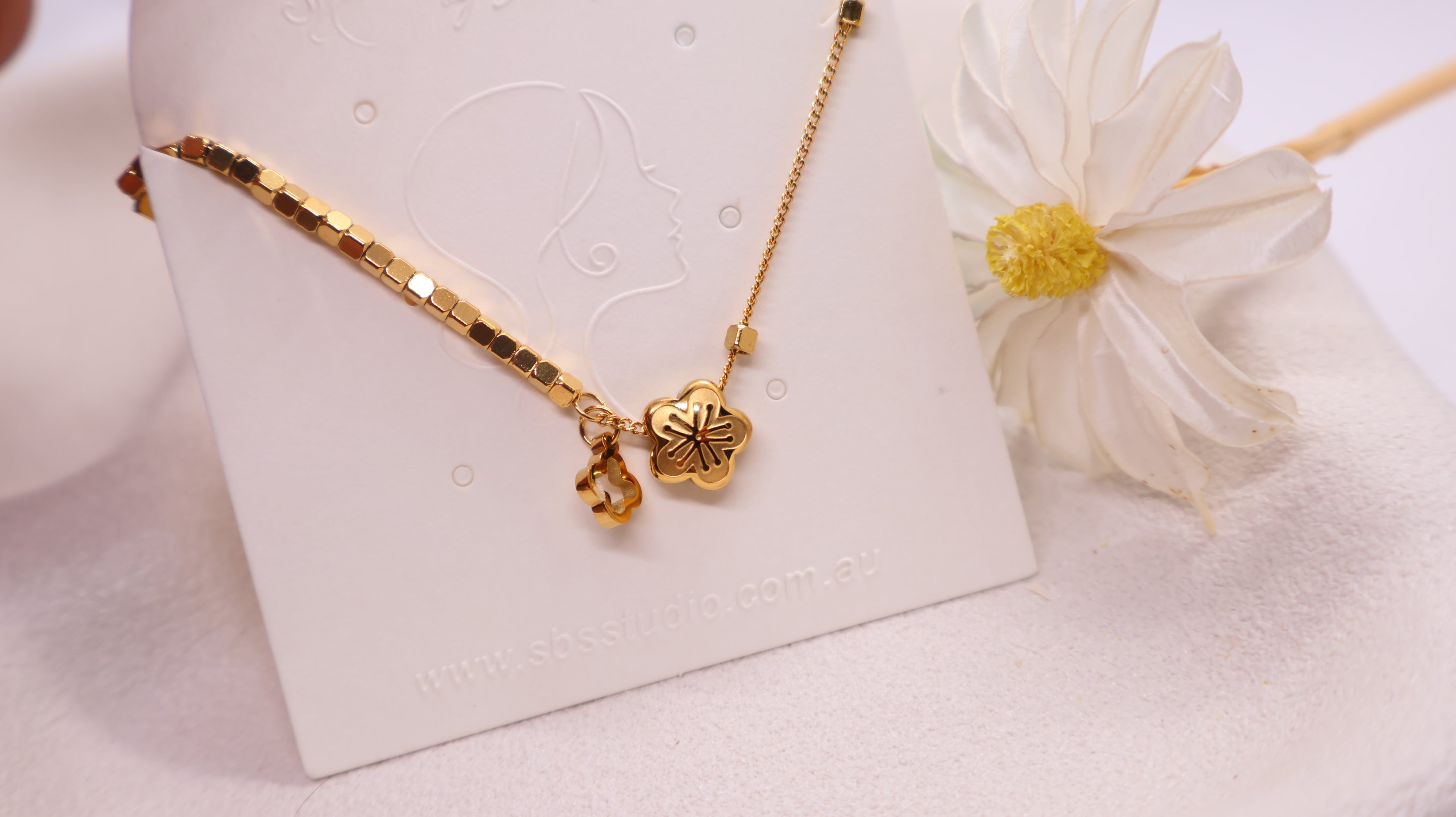 18K Gold Plated Stainless Steel Bracelet - Flower Bead